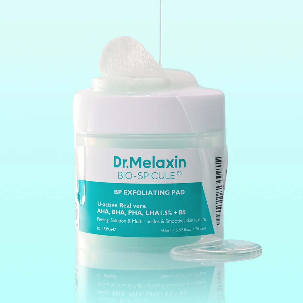 Dr.Melaxin Bio-Spicule Exfoliating Pad 70 Pads on a light blue background